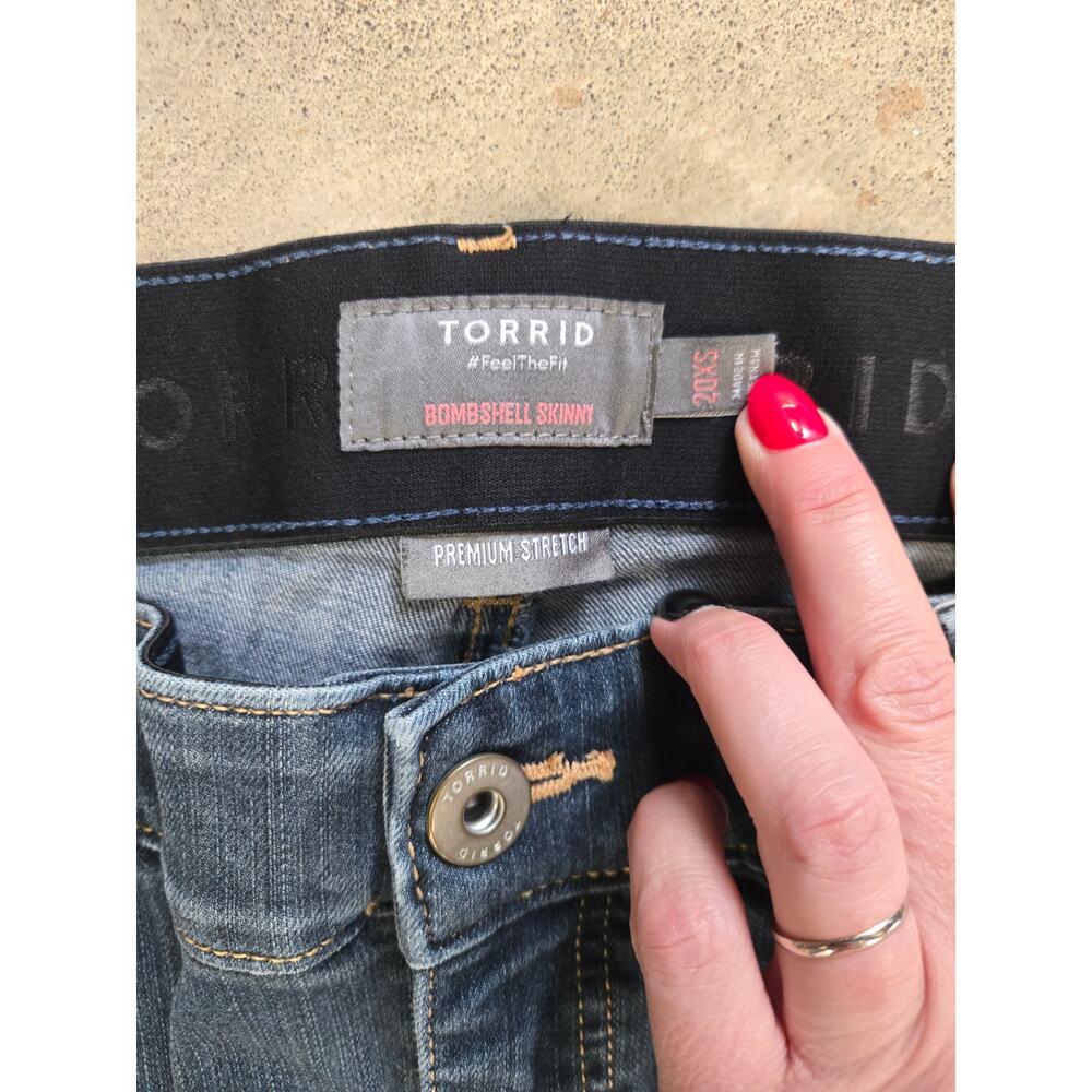Torrid Dark Wash Premium Stretch Bombshell Skinny Jeans 20XS - Picture 4 of 8